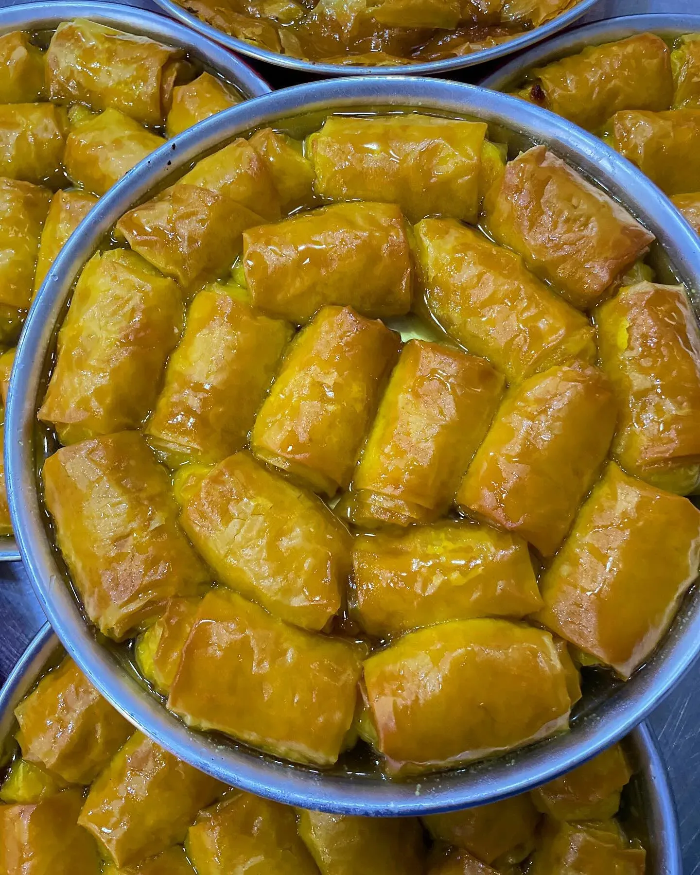 Ταψιά με φρεσκοσιροπιασμένο μπακλαβά